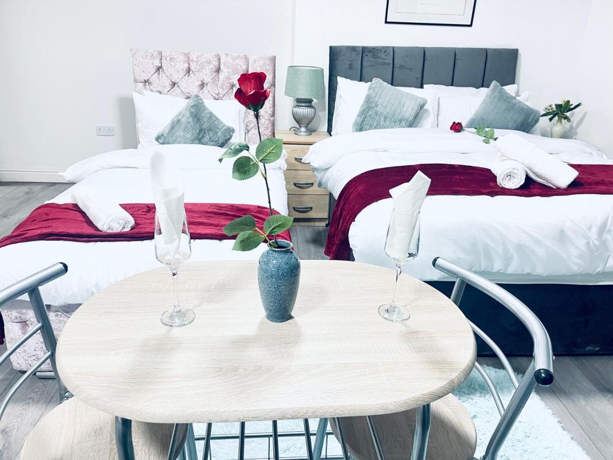 1 Bed Apartment Бирмингем Экстерьер фото