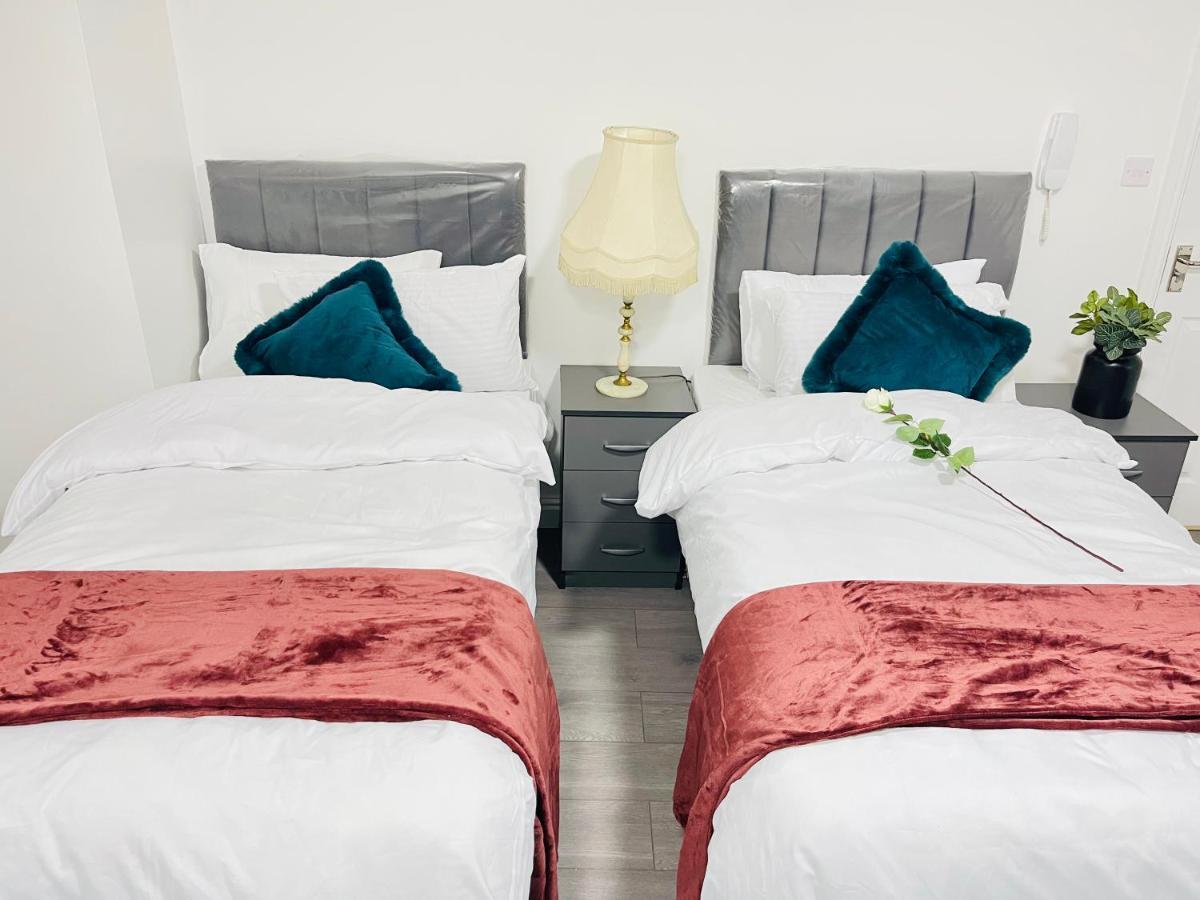 1 Bed Apartment Бирмингем Экстерьер фото