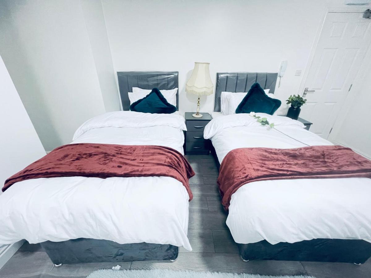 1 Bed Apartment Бирмингем Экстерьер фото