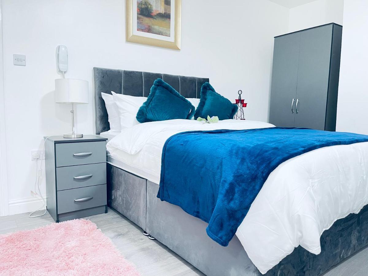 1 Bed Apartment Бирмингем Экстерьер фото